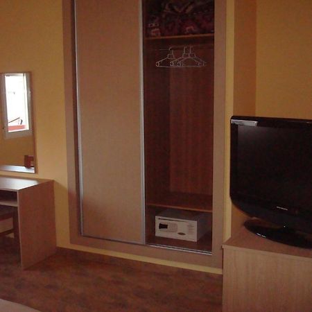 Hotel Los Chiles Villanueva Del Arzobispo Phòng bức ảnh