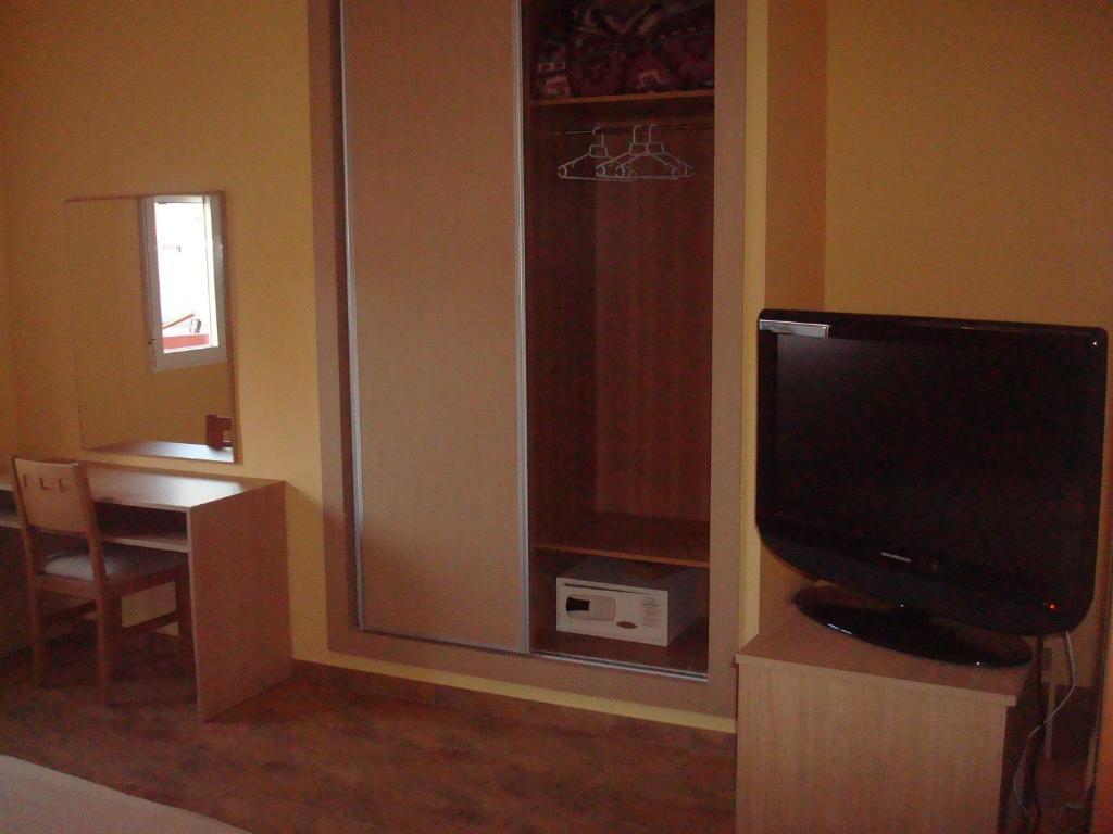 Hotel Los Chiles Villanueva Del Arzobispo Phòng bức ảnh