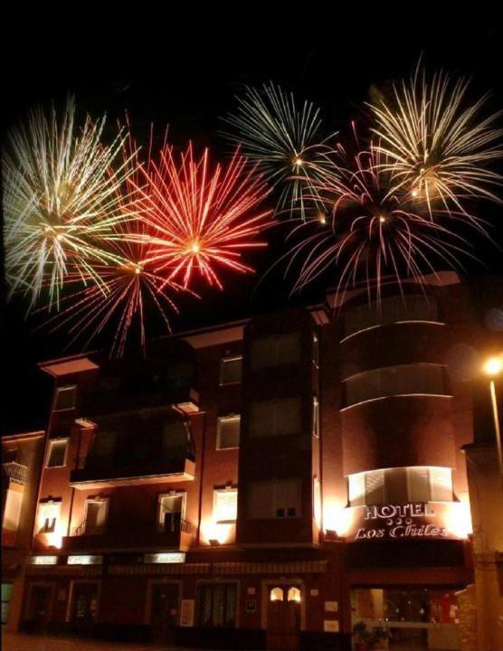 Hotel Los Chiles Villanueva Del Arzobispo Ngoại thất bức ảnh