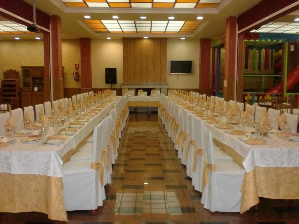 Hotel Los Chiles Villanueva Del Arzobispo Nhà hàng bức ảnh