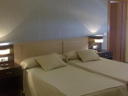 Hotel Los Chiles Villanueva Del Arzobispo Phòng bức ảnh