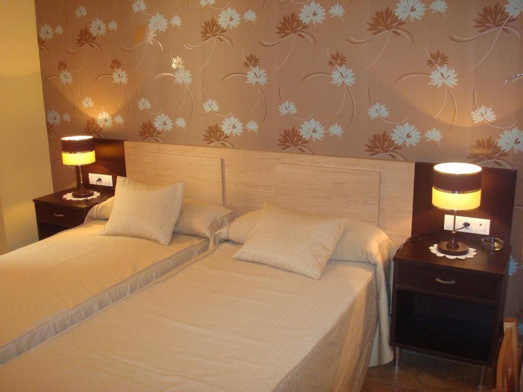 Hotel Los Chiles Villanueva Del Arzobispo Phòng bức ảnh